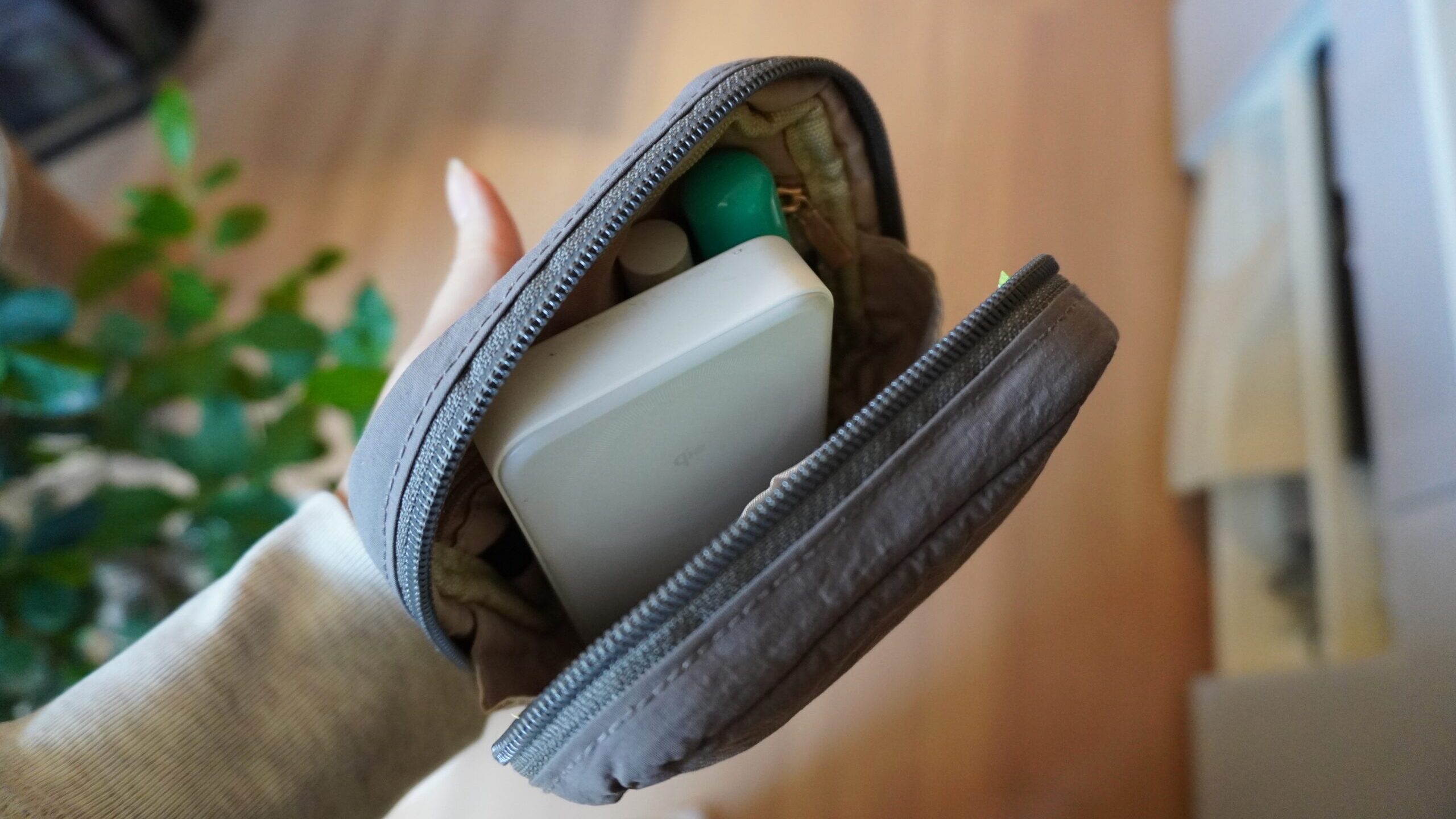 ポーチに入れたときのAnker Power Bank 10000mAh